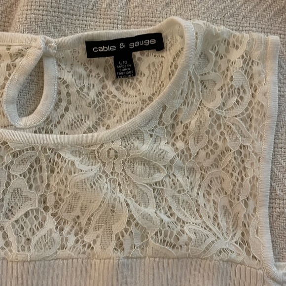 Women’s cold shoulder knit top - Picture 2 of 4